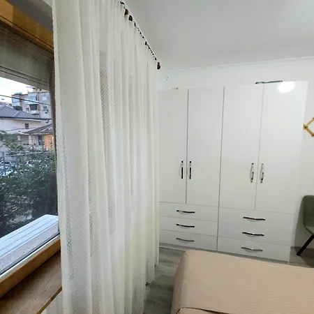 Krash Apartman Tirana