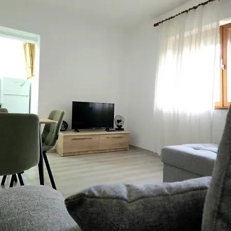 Krash Apartman